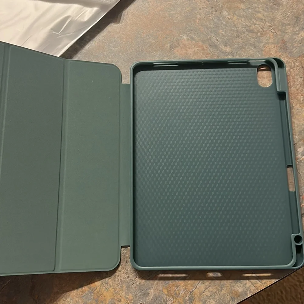 I pad cover and pen